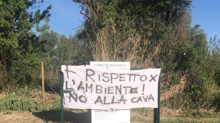 Blitz ecologista: lavori fermati alla cava Ca' Bianchi Cesena