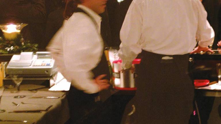 Rimini. Feste in arrivo: ristoranti, negozi e grandi catene non trovano chi assumere