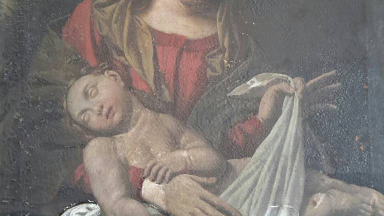 Cesena, due tele restaurate a Villachiaviche per la Madonna del Rosario. Il parroco: Grazie alla famiglia Mordenti