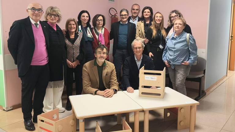 Dal Rotary Club Forlì tre tavoli multifunzione per Neuropsichiatria Infanzia e Adolescenza