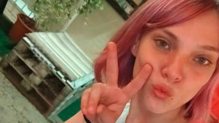 Forlì. «Ciao Giulia, eri un vulcano, non ti dimenticheremo». Il saluto degli amici e del fidanzato alla ragazza uccisa dal treno
