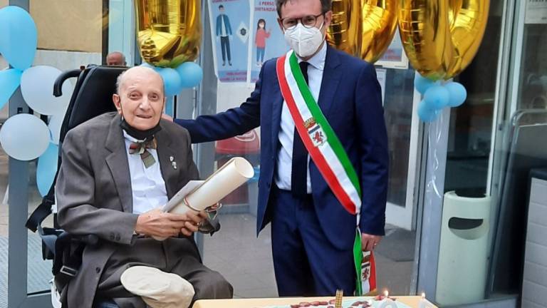 Faenza, morto a 101 anni Giuseppe Ghetti: era l'ultimo fondatore ancora in vita del Palio