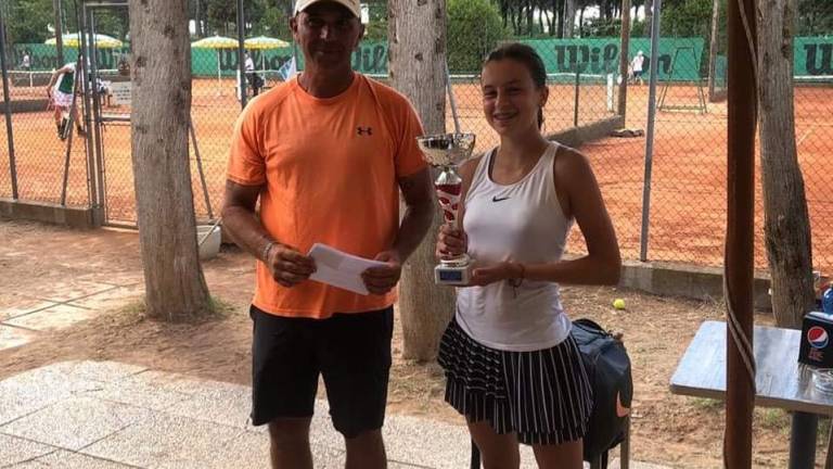 Tennis, Fornaciari vince il torneo di Pinarella