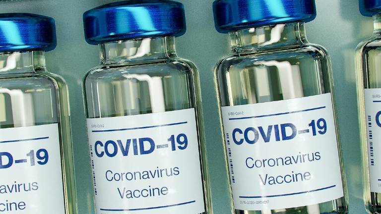 Vaccini over 50, ecco come prenotare: da oggi spazio alla fascia di età 55-59 anni