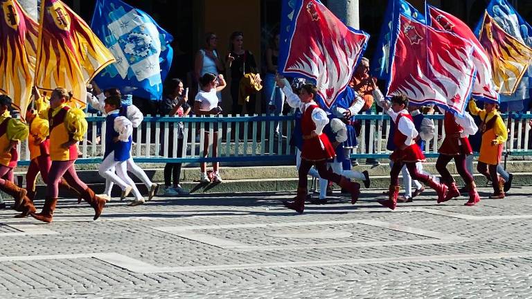 Faenza, Palio: cominciano le gare dei giovani sbandieratori e dei musici
