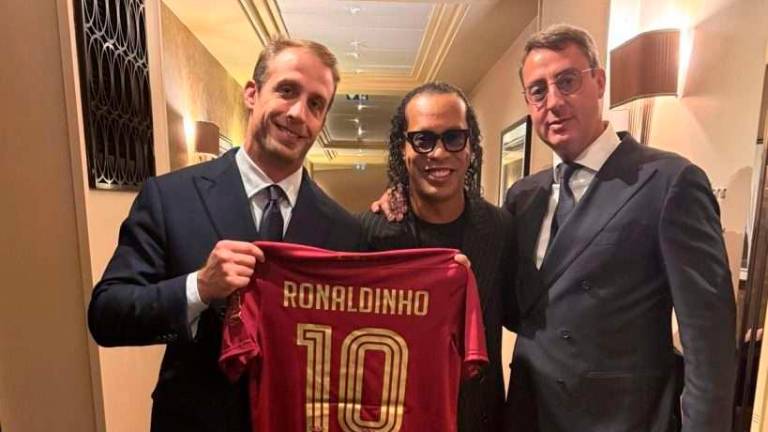 Cipriani, Ronaldinho, Tonetti a Parigi
