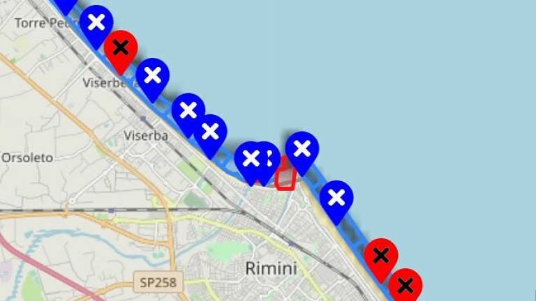Scarichi in mare, bagni proibiti in cinque zone di Rimini