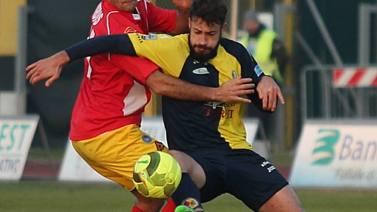 Calcio C, il Rimini si rinforza con il difensore Lorenzo Paramatti