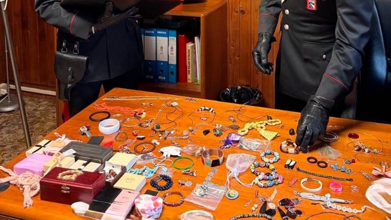 Russi, furto in casa, refurtiva ritrovata in un sacco dietro un cespuglio