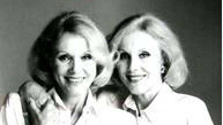 Addio alle gemelle Kessler: nel 2012 ricevettero il “Guidarello” a Ravenna