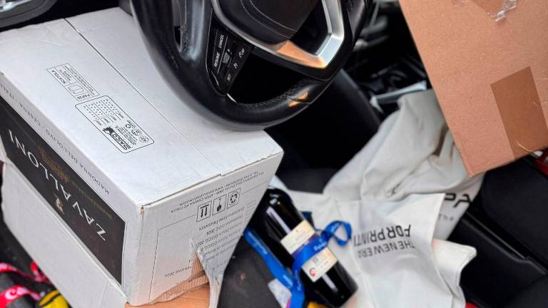 Una delle auto colpite