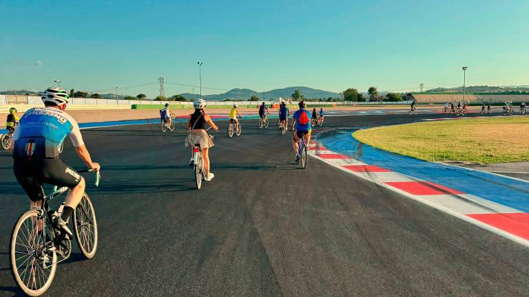 Misano. Oltre 120 persone alla “Biciclettata al tramonto”