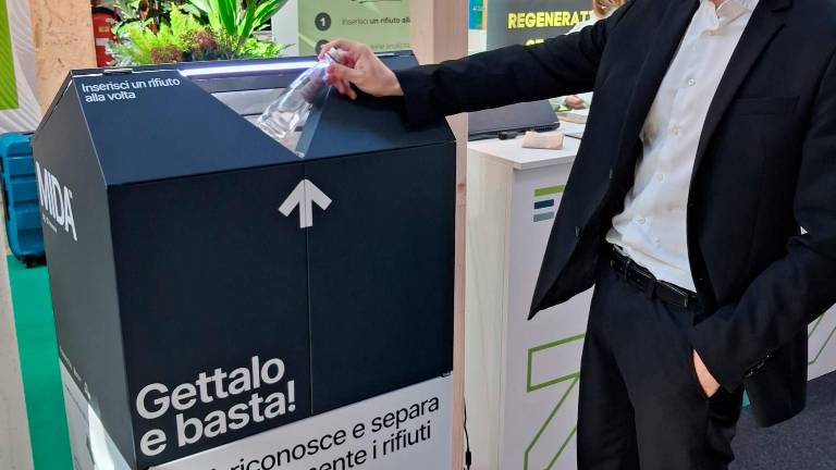 Mida, il cestino che separa i rifiuti grazie all’intelligenza artificiale