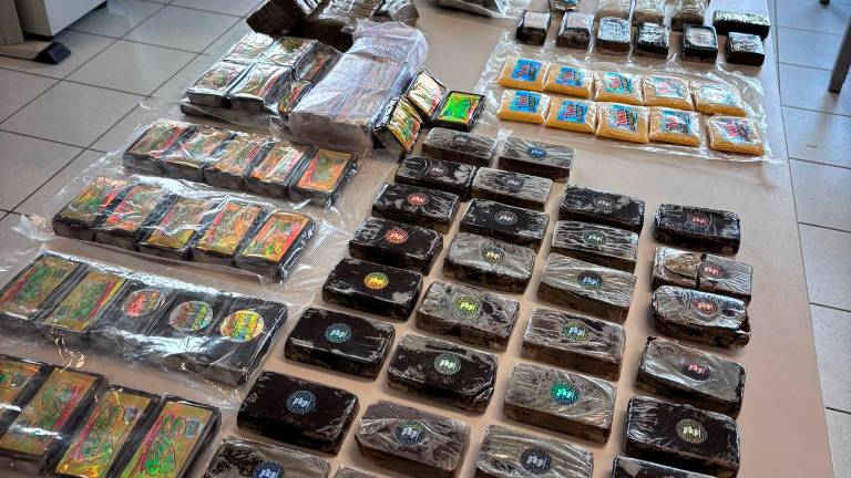 Hashish e marijuana in casa tra Lugo e Cesena: arrestati un 29enne e un 22enne, altri due giovani denunciati VIDEO