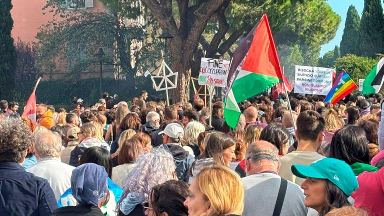 Rimini, in migliaia a sfilare per la pace in Palestina VIDEO GALLERY