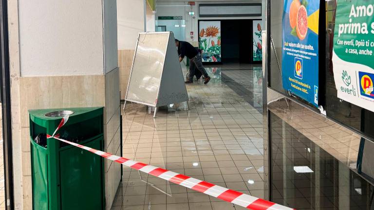 Cesena, perdita d’acqua e allagamento al centro commerciale - Gallery