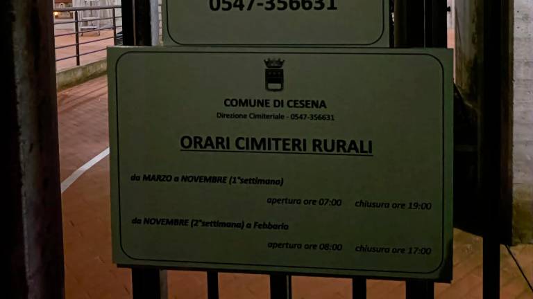 Il cancello aperto anche nelle ore notturne desta preoccupazione