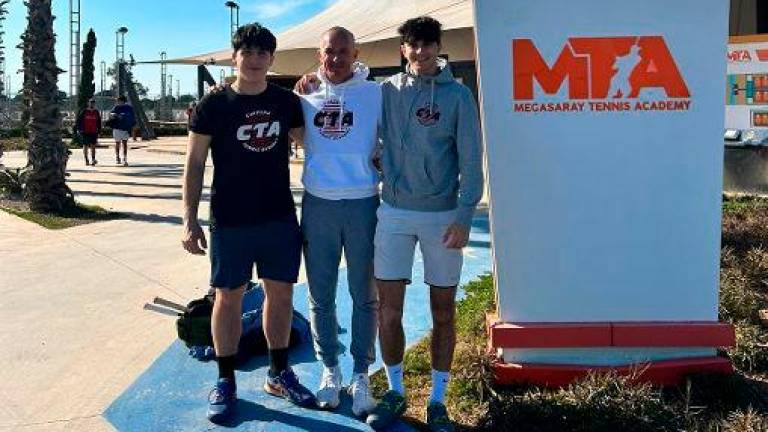 Alex Guidi, il coach Giovanni Pacchioni e Riccardo Pasi ad Antalya in Turchia