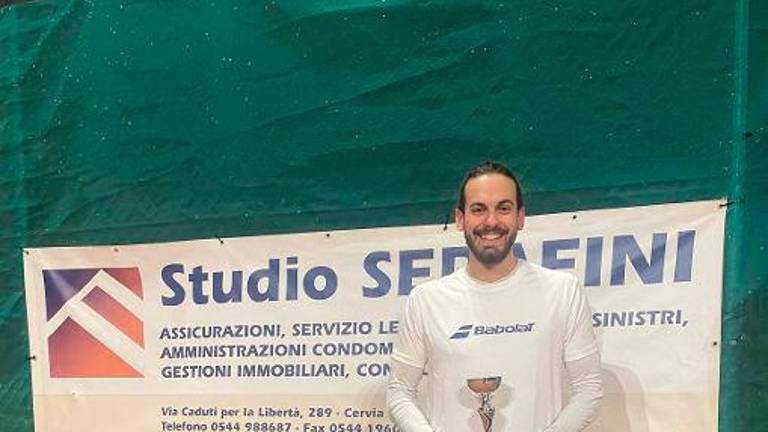 Tennis, Zamagni batte Strocchi nella finale-maratona al Paradiso