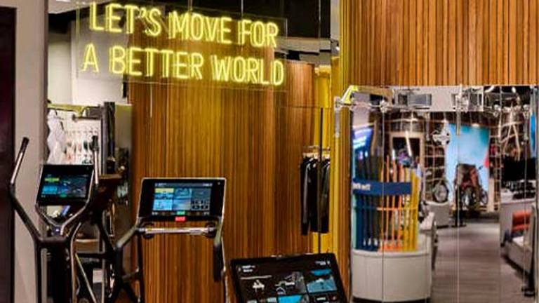 Una sala per allenarsi munita di attrezzature Technogym