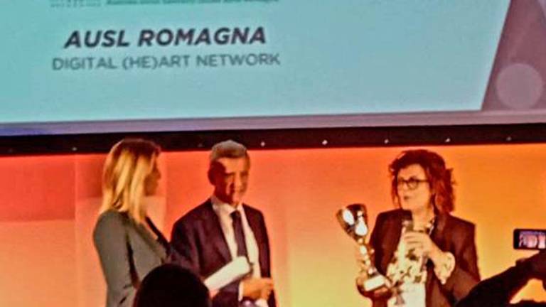 Il premio ritirato dalla dottoressa Michela Bartolotti della Cardiologia di Cesena