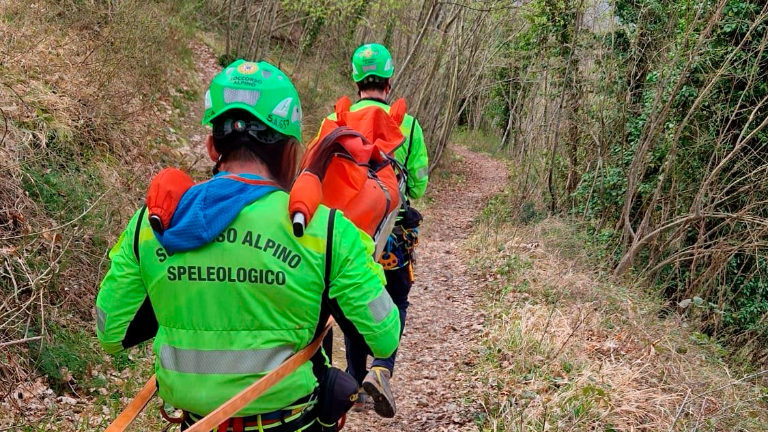 San Leo, scivola e si fa male a una caviglia durante un’escursione, interviene il Soccorso Apino