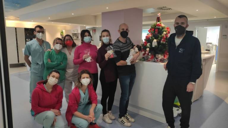 Rimini, il profumo di Can Yaman copre i costi di 6 mesi delle famiglie dei neonati di Terapia Intensiva