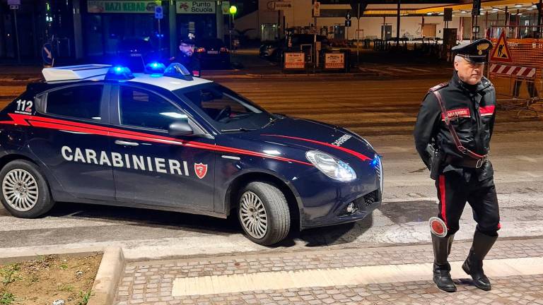 Cesena, sorpresa a rubare cosmetici: denunciata una donna