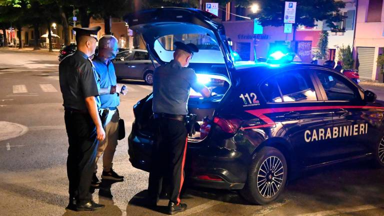 Torna a Cesena dopo un prolungato soggiorno all’estero e deve scontare quasi 6 anni per rapina, furto e spaccio: 26enne arrestato