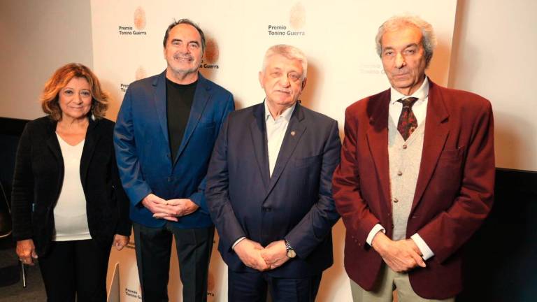 Santarcangelo. Il Premio Guerra a Sokurov: «Quando ascolti le poesie di Tonino pensi alla Bibbia. Tutto è bello in lui»