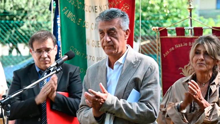 Franco Sirotti al termine della lettura della lettera