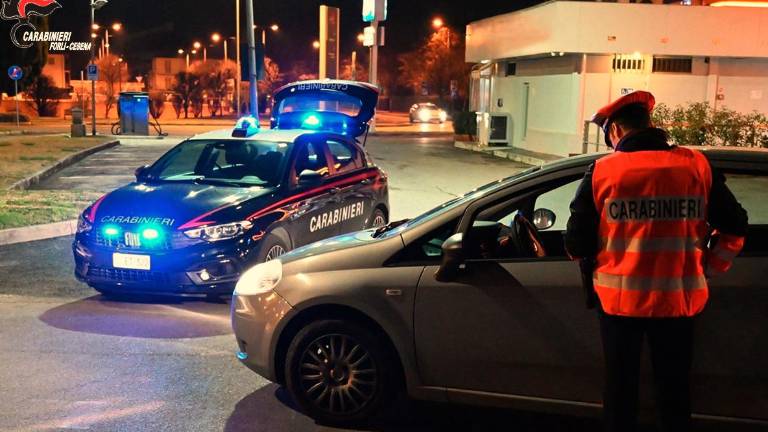 Galeata. Ruba un computer, poi minaccia con un coltello e picchia il titolare del negozio