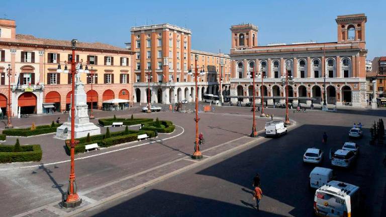 Piazza Saffi, torna l’idea della riapertura alle auto: cosa ne pensano i forlivesi?