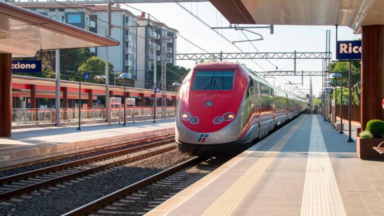 A Riccione in treno per le feste: chi passa tre notti in albergo ha il viaggio rimborsato