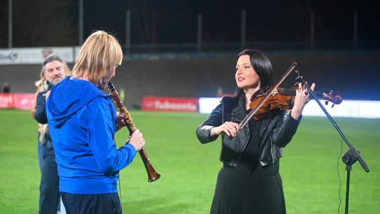 Forlì, in 1.500 per la “Partita del dono” tra Nazionale cantanti e Team Sirotti FOTOGALLERY