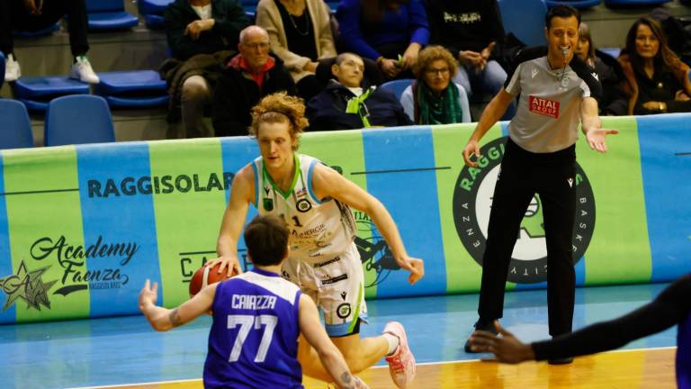 Vettori in azione nella gara d’andata (foto Mauro Monti Mmph)