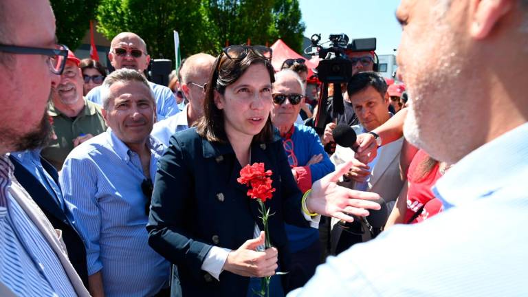 Forlì, Elly Schlein incontra i lavoratori della Giuliani arredamenti GALLERY