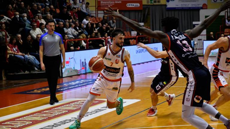 Basket A2 play-off, Deciso il debutto dell’Unieuro nei quarti contro l’ottava del Girone Verde: Gara1 domenica 5 maggio