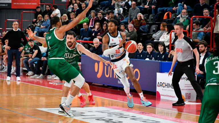 Una risonanza magnetica a inizio settimana chiarirà definitivamente le condizioni di Demonte Harper foto blaco