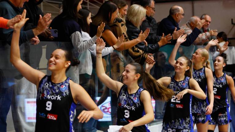 Basket A2 donne, E-Work, il debutto è vincente: nel finale arriva la fuga buona