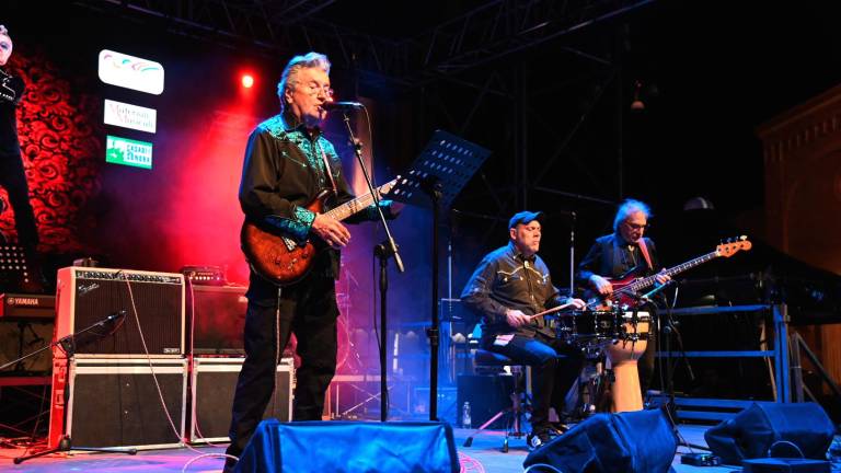 “Cara Forlì” riempie piazza Saffi. Il rock’n’roll di Bobby Solo si unisce al liscio romagnolo FOTOGALLERY