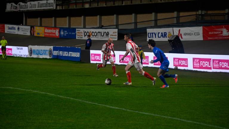 Forlì, in 1.500 per la “Partita del dono” tra Nazionale cantanti e Team Sirotti FOTOGALLERY
