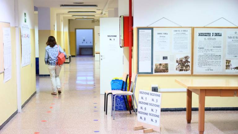 Imola, record negativo di affluenza alle urne: ha votato il 54,5%