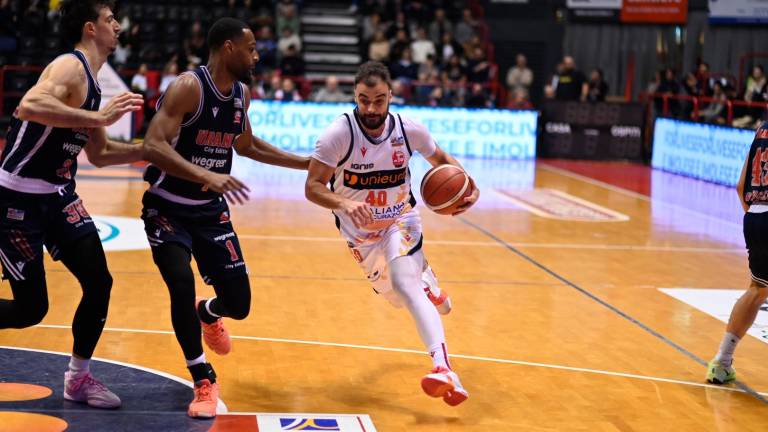 Simone Pepe durante la gara d’andata (Blaco)