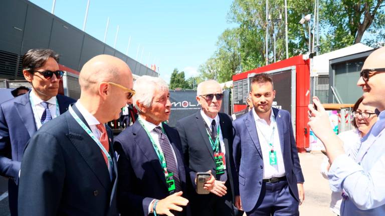 Imola, edizione straordinaria per il pubblico: record di oltre 240mila appassionati a seguire prove e corsa e centomila in centro