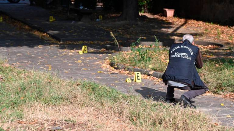 Forlì, sanguinosa rissa a coltellate davanti alla scuola: almeno tre feriti, uno è grave - Gallery