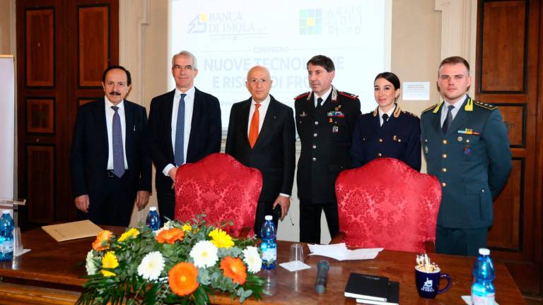 Da sinistra Vittorio Lombardi, Giovanni Tamburini, Antonio Patuelli, Ettore Bramato, Domizia Mazzola, Alessandro Rudella (foto Mmph)