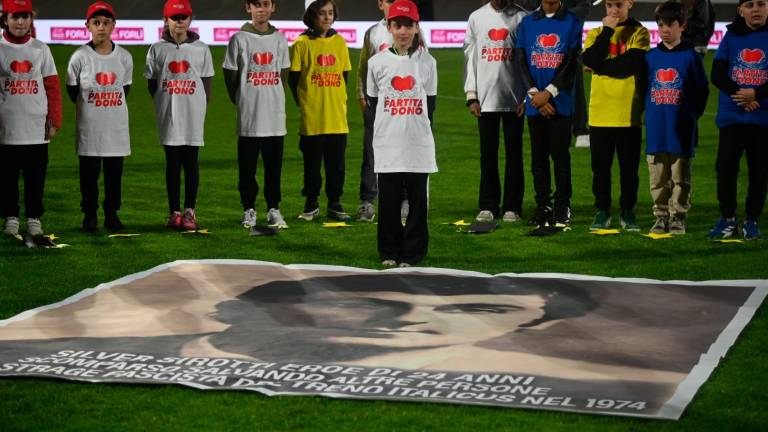 Forlì, in 1.500 per la “Partita del dono” tra Nazionale cantanti e Team Sirotti FOTOGALLERY