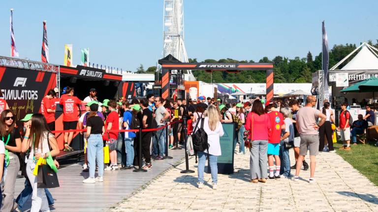 Formula 1, fan zone presa d’assalto fra simulatori, Lego e piloti chef
