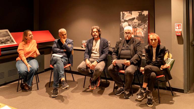 Trent’anni fa il funerale-evento di Federico Fellini: gli scatti inediti a Rimini